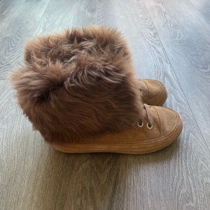 UGG ANTOINE TAN BROWN OVERSIZED FUR SNEAKERS SHOES SIZE 37 7 AUSTRALIA FALL